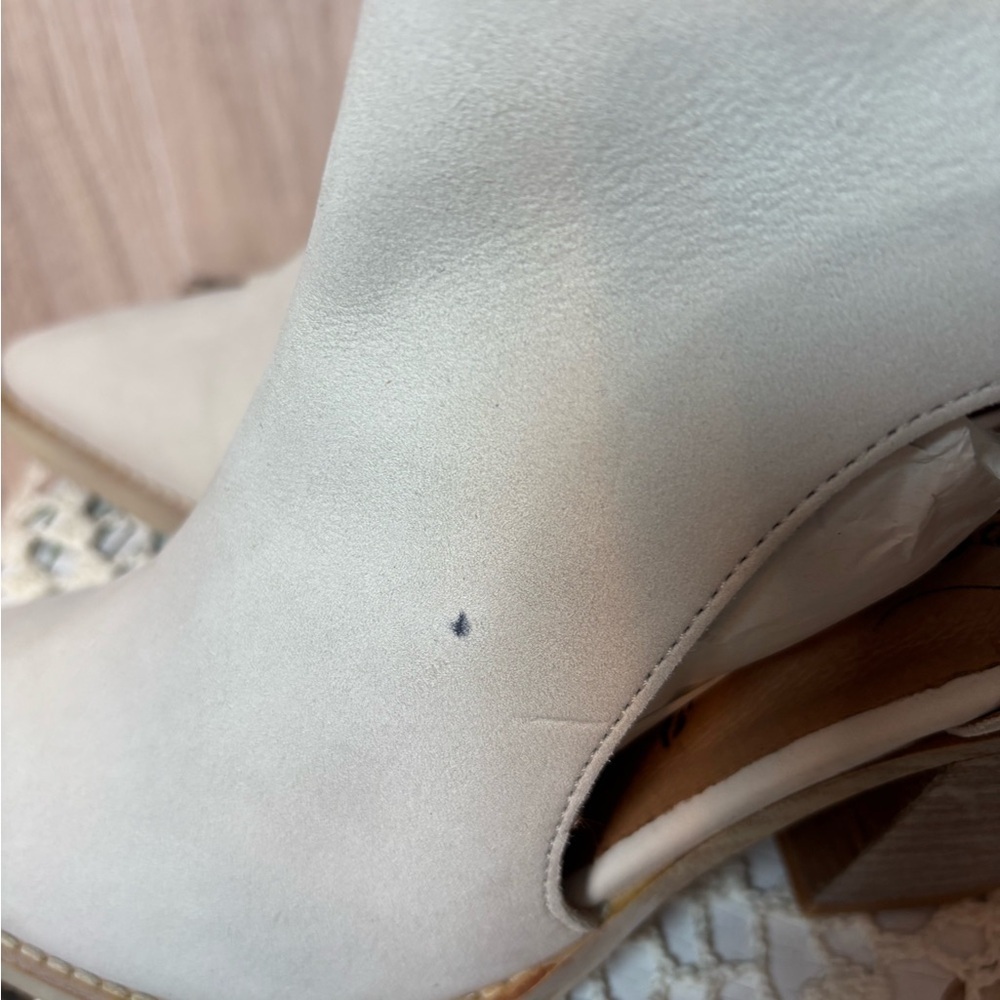 Free People Wilder Cutout Chic Cream Ankle Booties NWOT - Picture 2 of 9